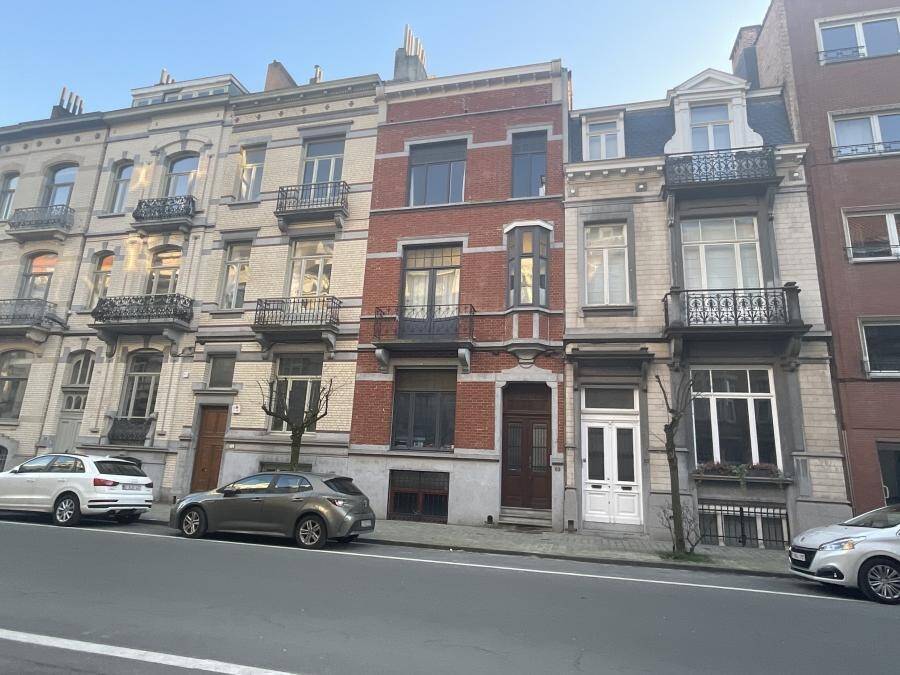 Maison de maître à vendre à Ixelles 1050 1100000.00€ 6 chambres m² - annonce 442763