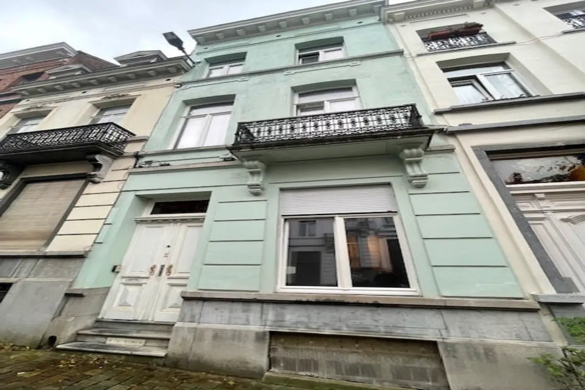 Immeuble de rapport - Immeuble à appartement à vendre à Ixelles 1050 645000.00€ 4 chambres 256.00m² - annonce 443710