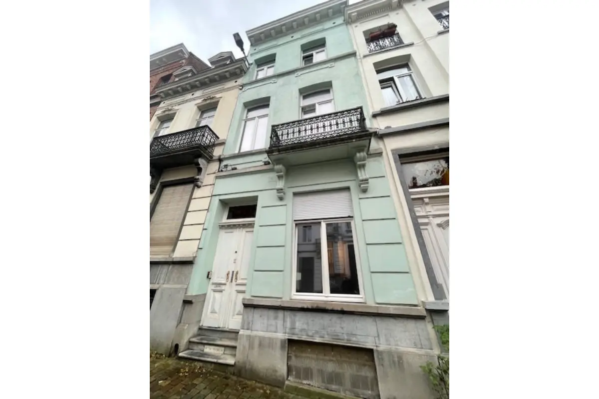 Immeuble de rapport - Immeuble à appartement à vendre à Ixelles 1050 645000.00€ 4 chambres 256.00m² - annonce 443710