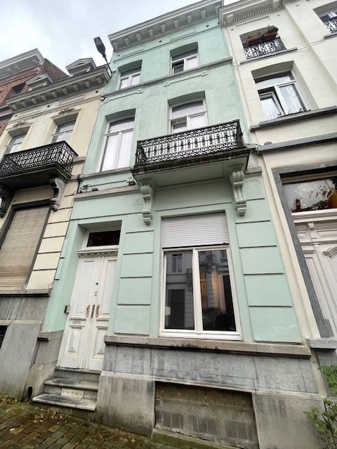 Immeuble de rapport - Immeuble à appartement à vendre à Ixelles 1050 645000.00€ 4 chambres 256.00m² - annonce 443710