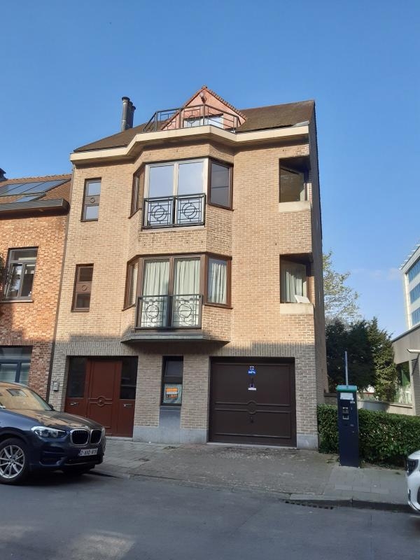 Maison à vendre à Woluwe-Saint-Pierre 1150 825000.00€ 3 chambres 300.00m² - annonce 444269