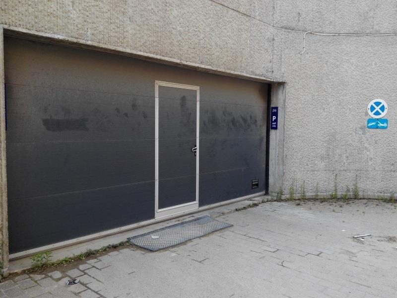 Parking & garage te huur in Sint-Lambrechts-Woluwe 1200 110.00€ slaapkamers m² - Zoekertje 445020