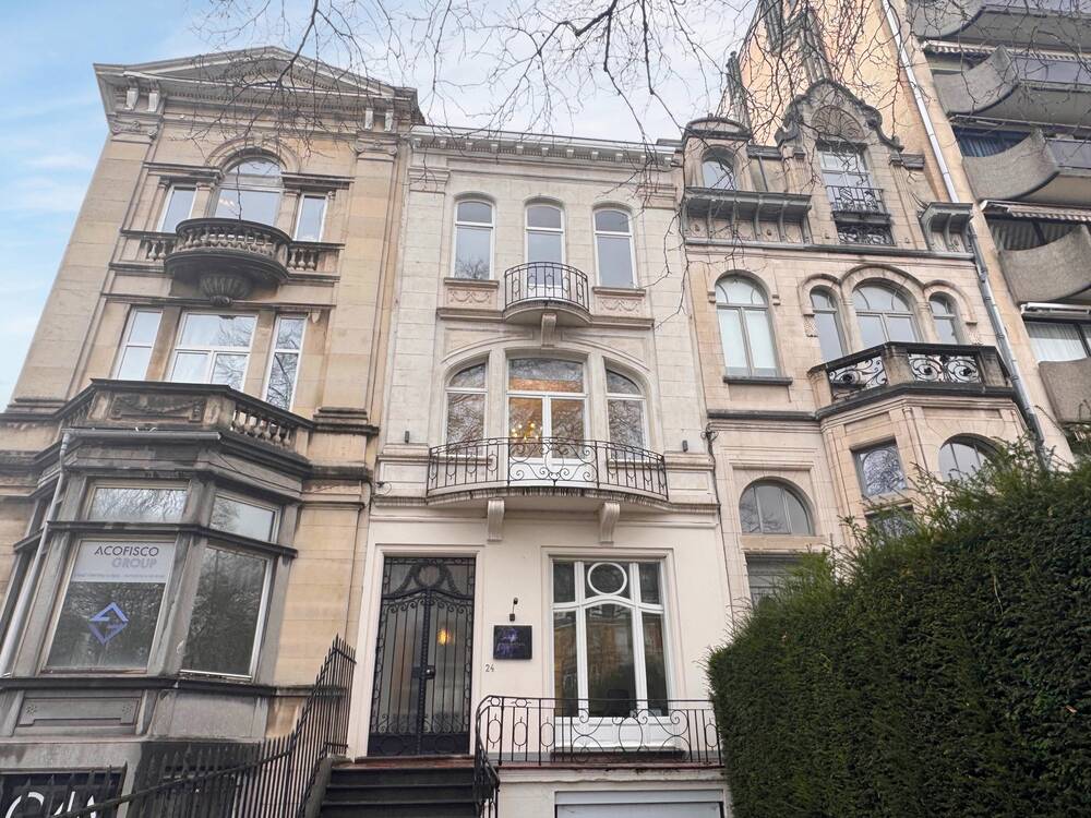 Commerce à louer à Woluwe-Saint-Lambert 1200 400.00€ chambres 12.00m² - annonce 449350