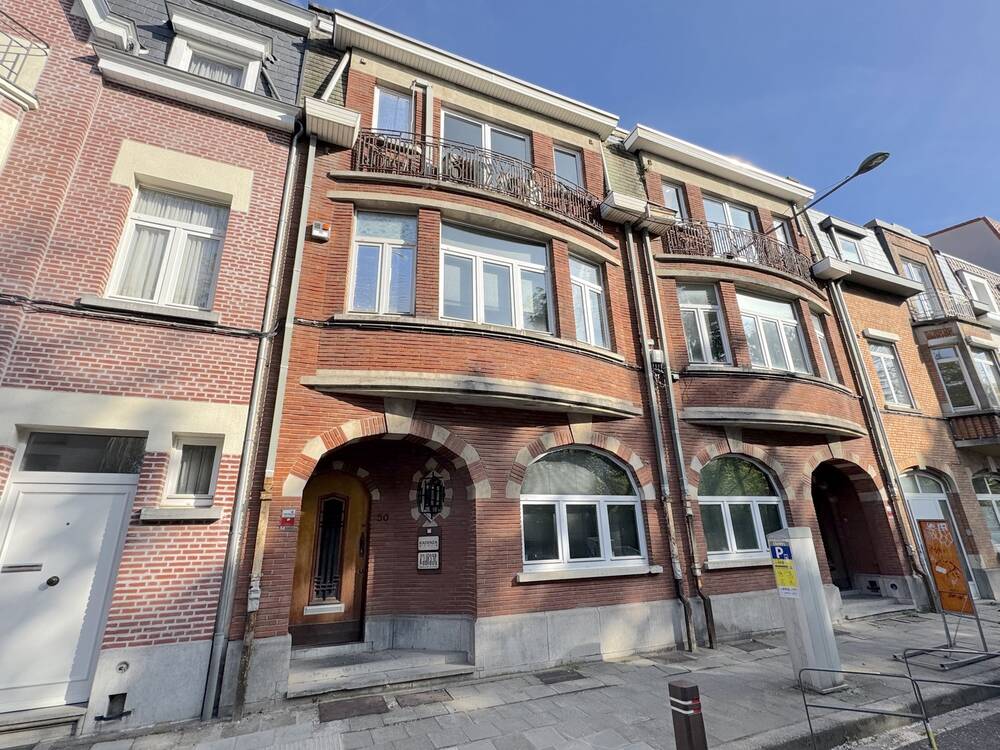Herenhuis te  koop in Schaarbeek 1030 595000.00€ 5 slaapkamers 650.00m² - Zoekertje 449272