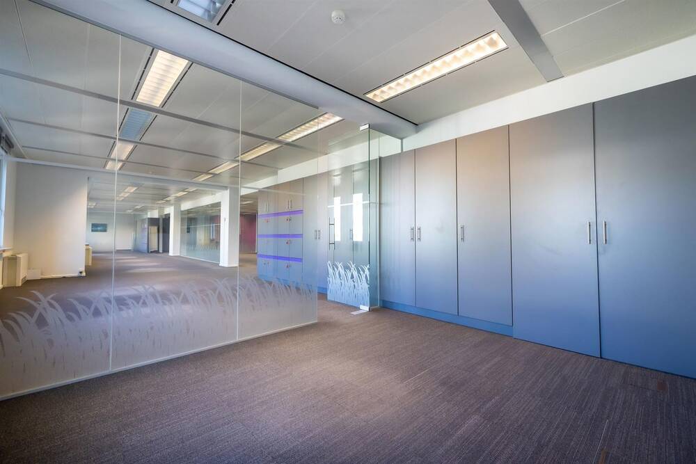 Commerce à louer à Etterbeek 1040 3100.00€ chambres 200.00m² - annonce 451479