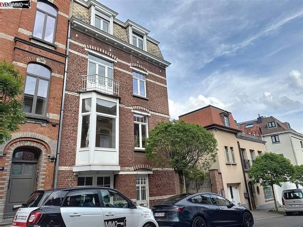 Huis te  in Ukkel 1180 495000.00€ 3 slaapkamers 176.00m² - Zoekertje 452566