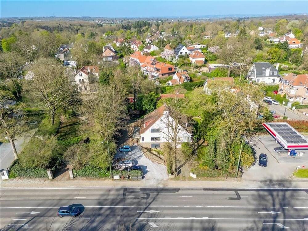 Handelszaak te in Sint-Genesius-Rode 1640 575000.00€ 4 slaapkamers m² - Zoekertje 454709