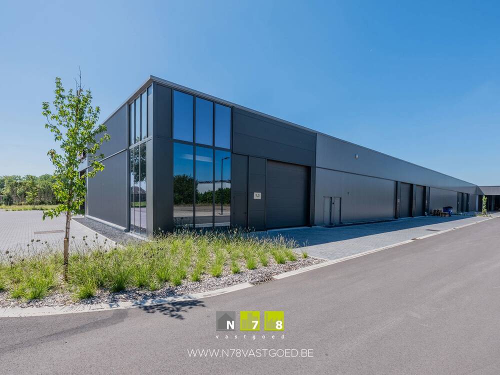 Immeuble de rapport - Immeuble à appartement à louer à Maaseik 3680 950.00€ chambres 235.00m² - annonce 455641