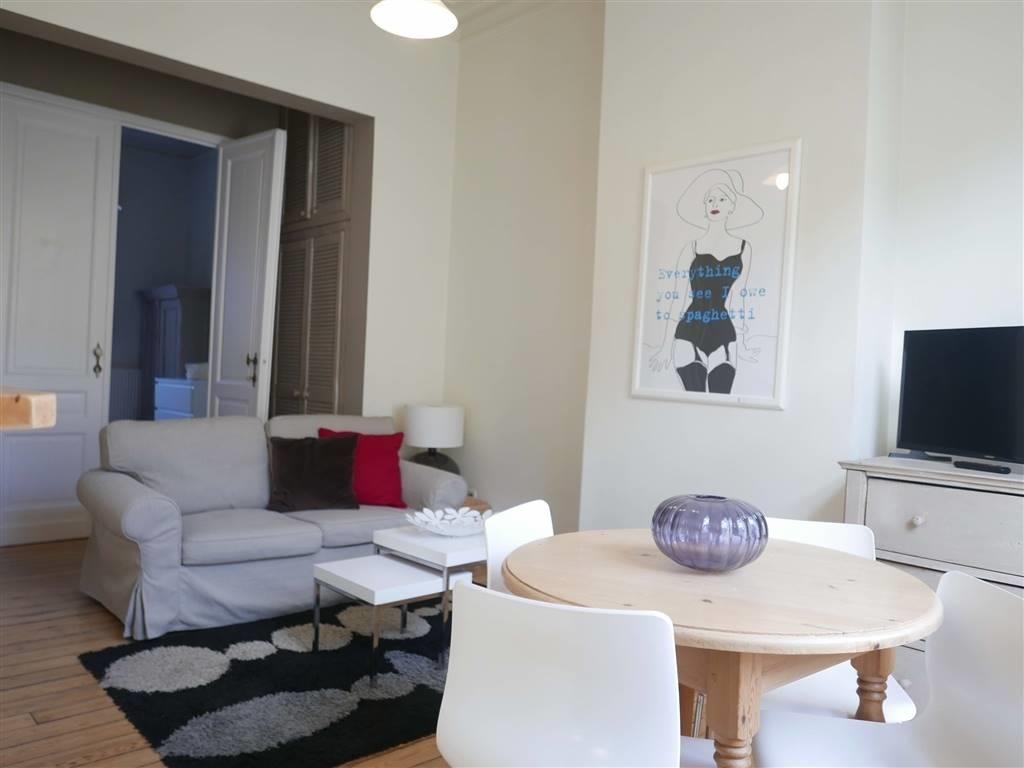 Appartement te  in Elsene 1050 1300.00€ 1 slaapkamers m² - Zoekertje 454864