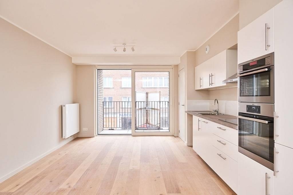 Studio à louer à Uccle 1180 800.00€  chambres 60.00m² - annonce 456477
