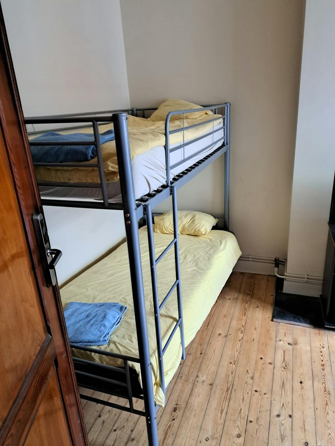 Appartement te  huur in Etterbeek 1040 1200.00€ 1 slaapkamers 30.00m² - Zoekertje 458205