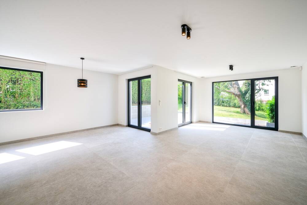 Villa à à Rhode-Saint-Genese 1640 2500.00€ 4 chambres 173.00m² - annonce 457763