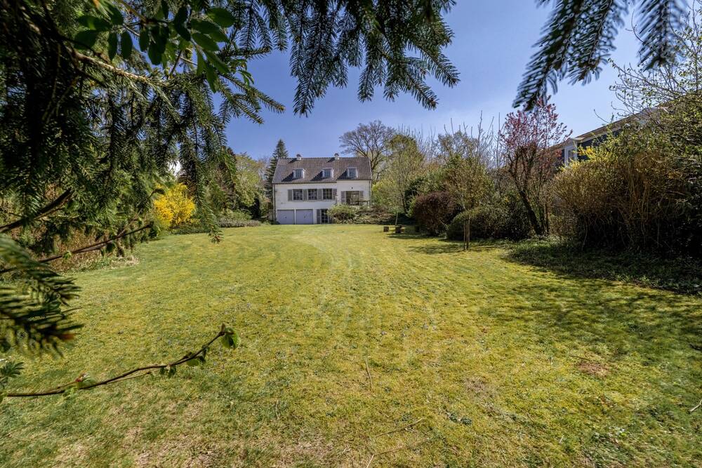 Villa te  in Sint-Genesius-Rode 1640 1095000.00€ 5 slaapkamers 250.00m² - Zoekertje 459585
