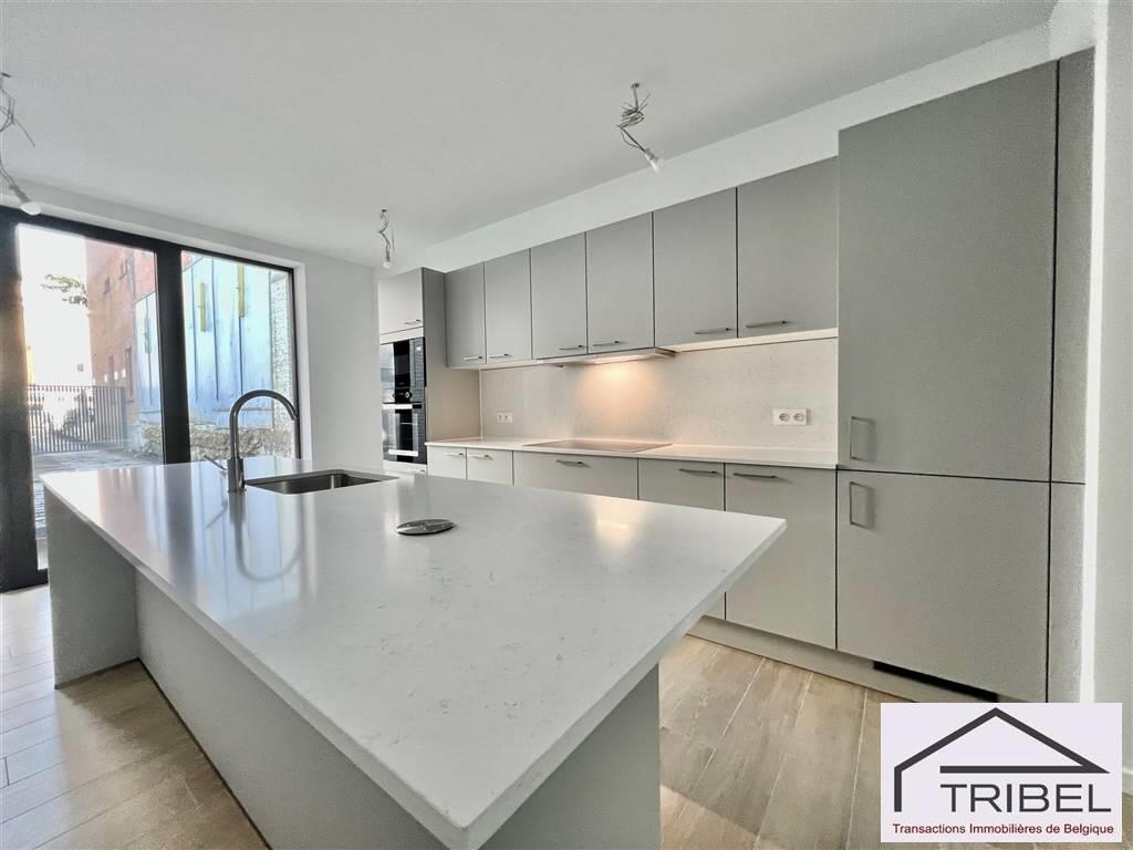 Appartement te  huur in Ukkel 1180 3800.00€ 3 slaapkamers 168.00m² - Zoekertje 460479