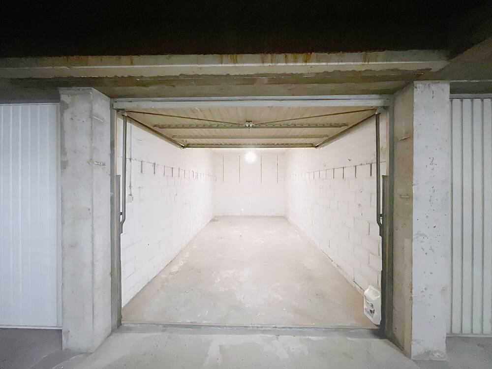 Parking / garage à vendre à Molenbeek-Saint-Jean 1080 25000.00€ chambres 14.00m² - annonce 460423