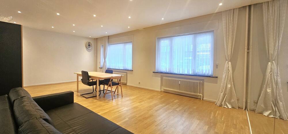 Commerce à vendre à Bruxelles 1000 300000.00€  chambres 95.00m² - annonce 461938