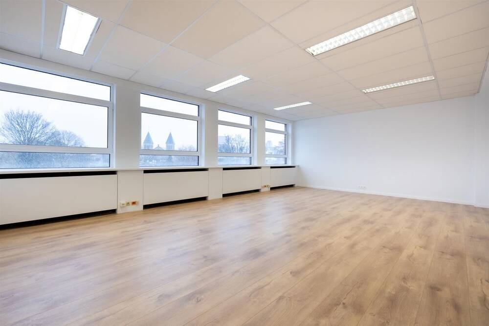 Commerce à louer à Schaerbeek 1030 719.00€ chambres 75.00m² - annonce 461472