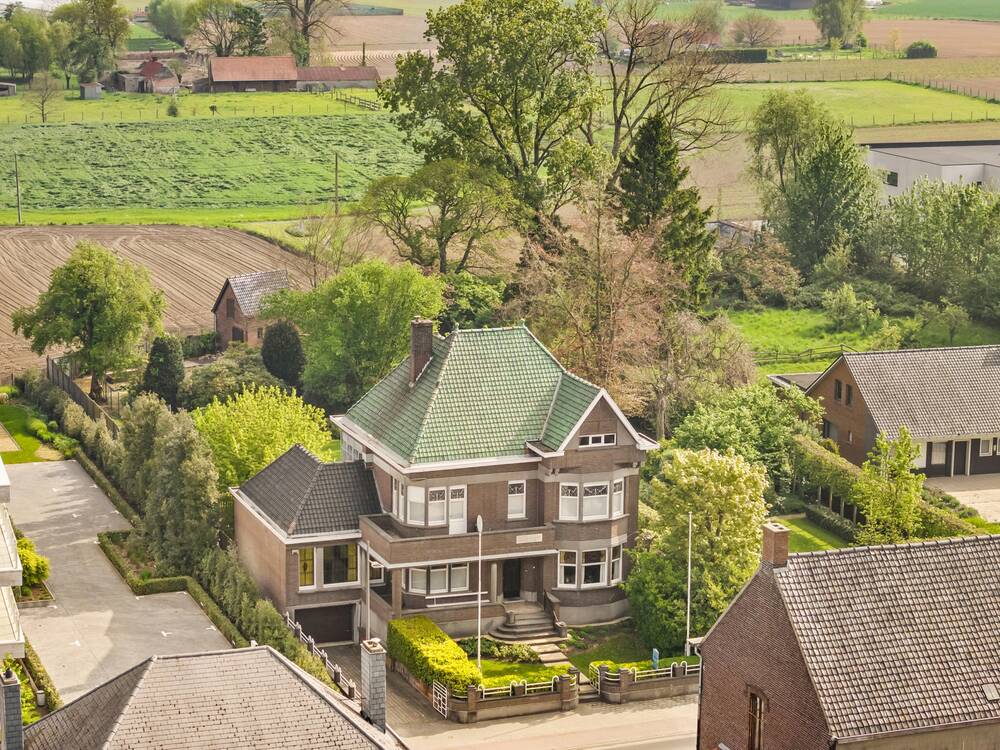 Maison de maître à vendre à Anzegem 8570 585000.00€ 4 chambres 600.00m² - annonce 462360