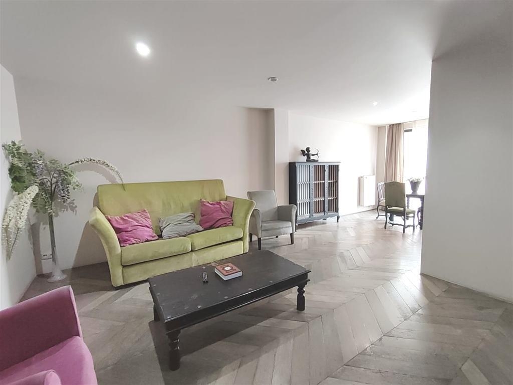 Appartement te  huur in Etterbeek 1040 1350.00€ 1 slaapkamers 75.00m² - Zoekertje 462438