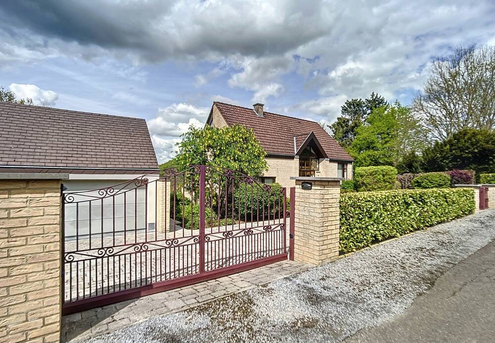 Maison à vendre à Hastière-par-Delà 5541 398000.00€ 4 chambres 204.00m² - annonce 461426