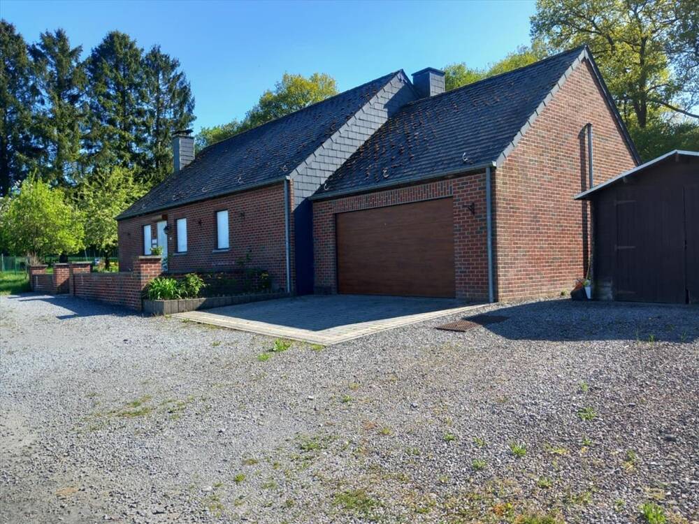 Villa à vendre à Momignies 6590 220000.00€ 2 chambres m² - annonce 462322