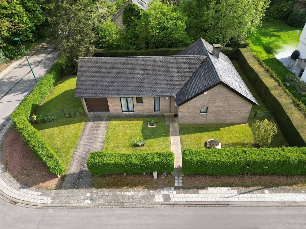 Bungalow te koop in Sint-Genesius-Rode 1640 475000.00€ 4 slaapkamers 166.00m² - Zoekertje 463182