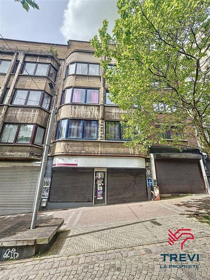 Appartementsgebouw te koop in Charleroi 6000 379000.00€ 4 slaapkamers 200.00m² - Zoekertje 463317