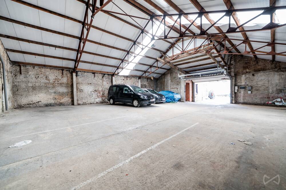 Box à vendre à Mons 7000 110000.00€ chambres 220.00m² - annonce 463487