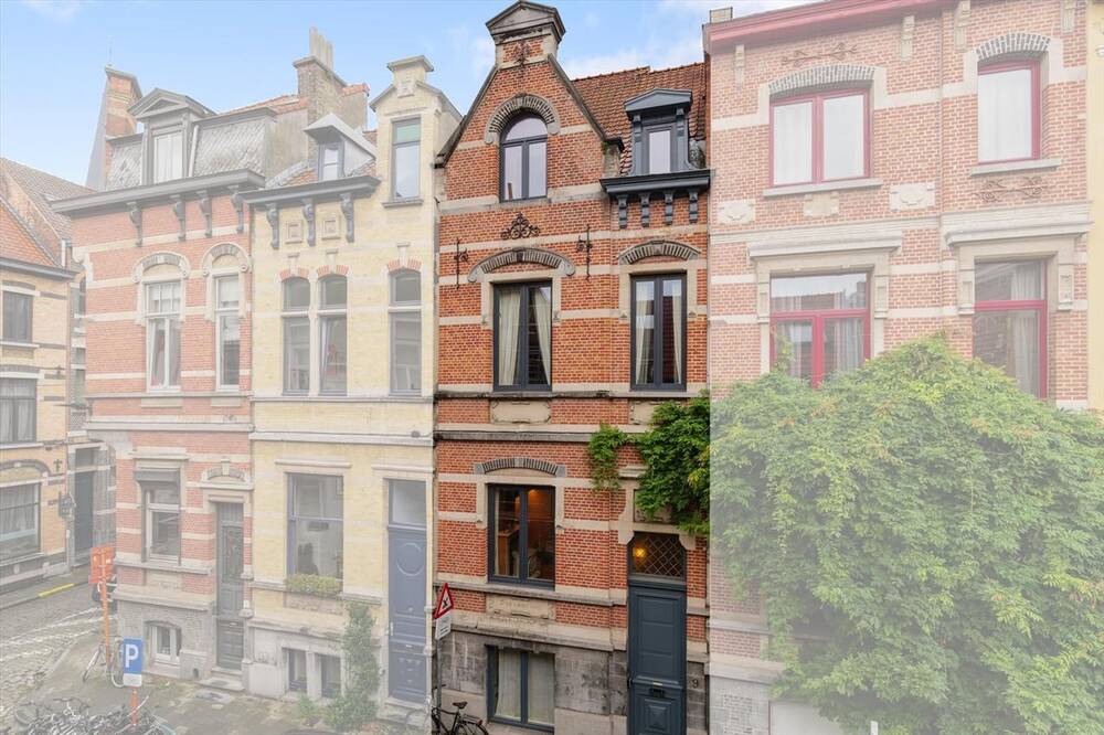 Maison de maître à louer à Gand 9000 1975.00€ chambres 173.00m² - annonce 463385