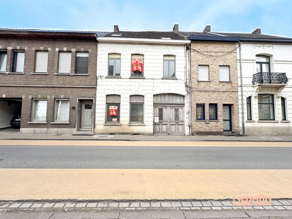 Kasteel te koop in Denderleeuw 9470 325000.00€ 7 slaapkamers 330.00m² - Zoekertje 479122