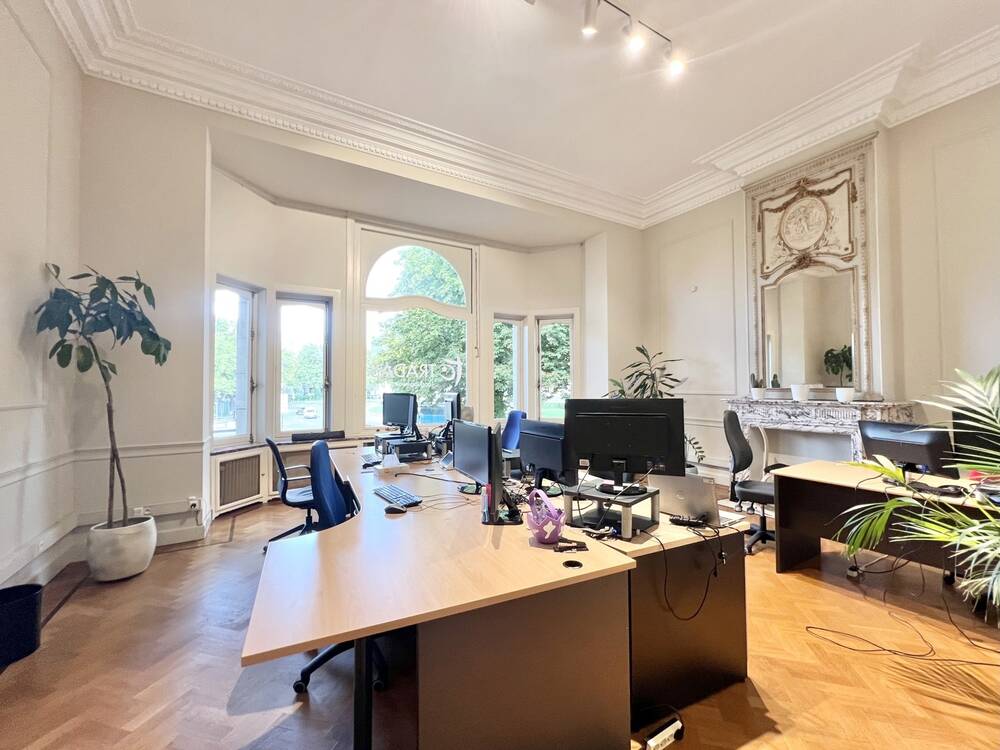 Commerce à louer à Woluwe-Saint-Pierre 1150 2000.00€ chambres 122.00m² - annonce 464933