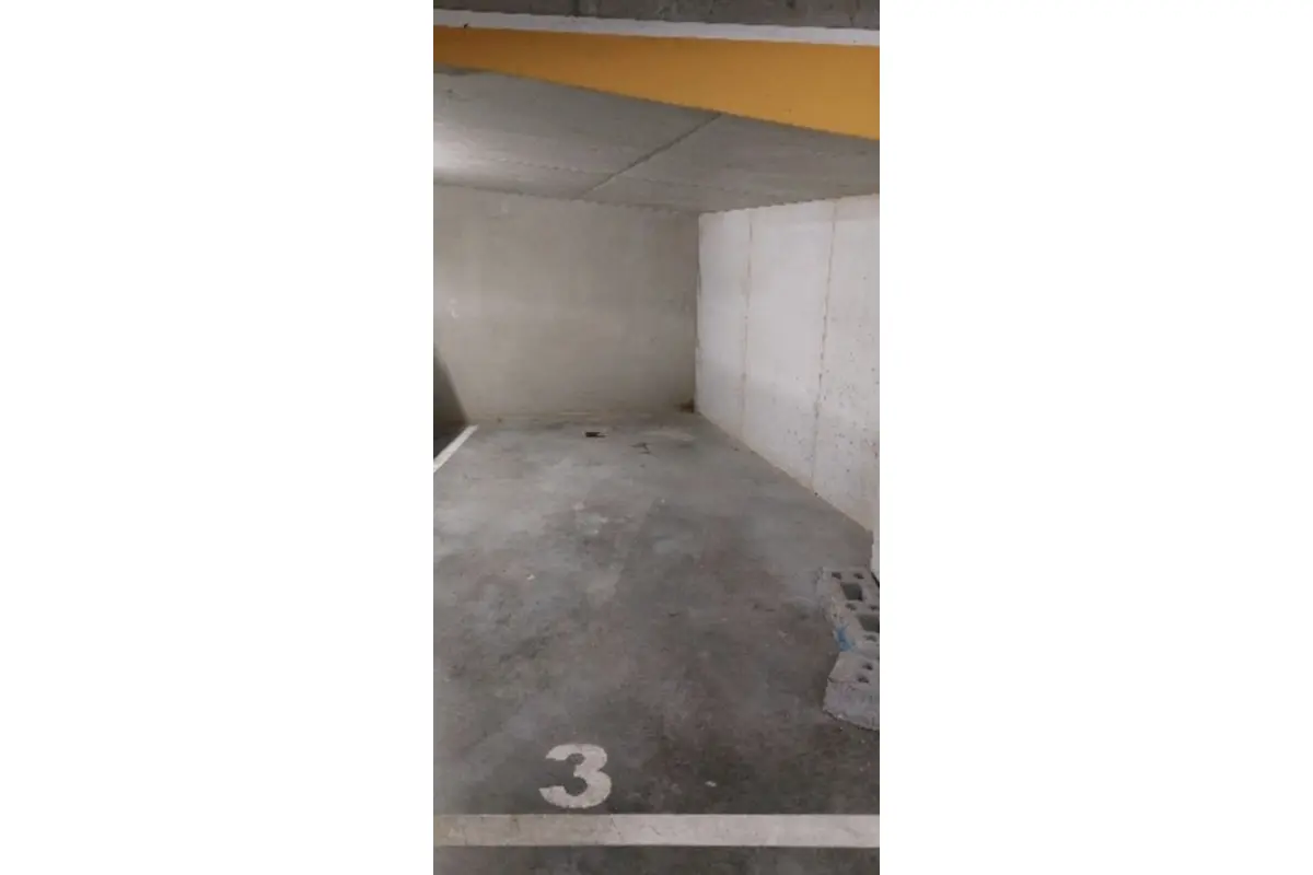 Parking te  koop in Anderlecht 1070 105000.00€  slaapkamers m² - Zoekertje 536664