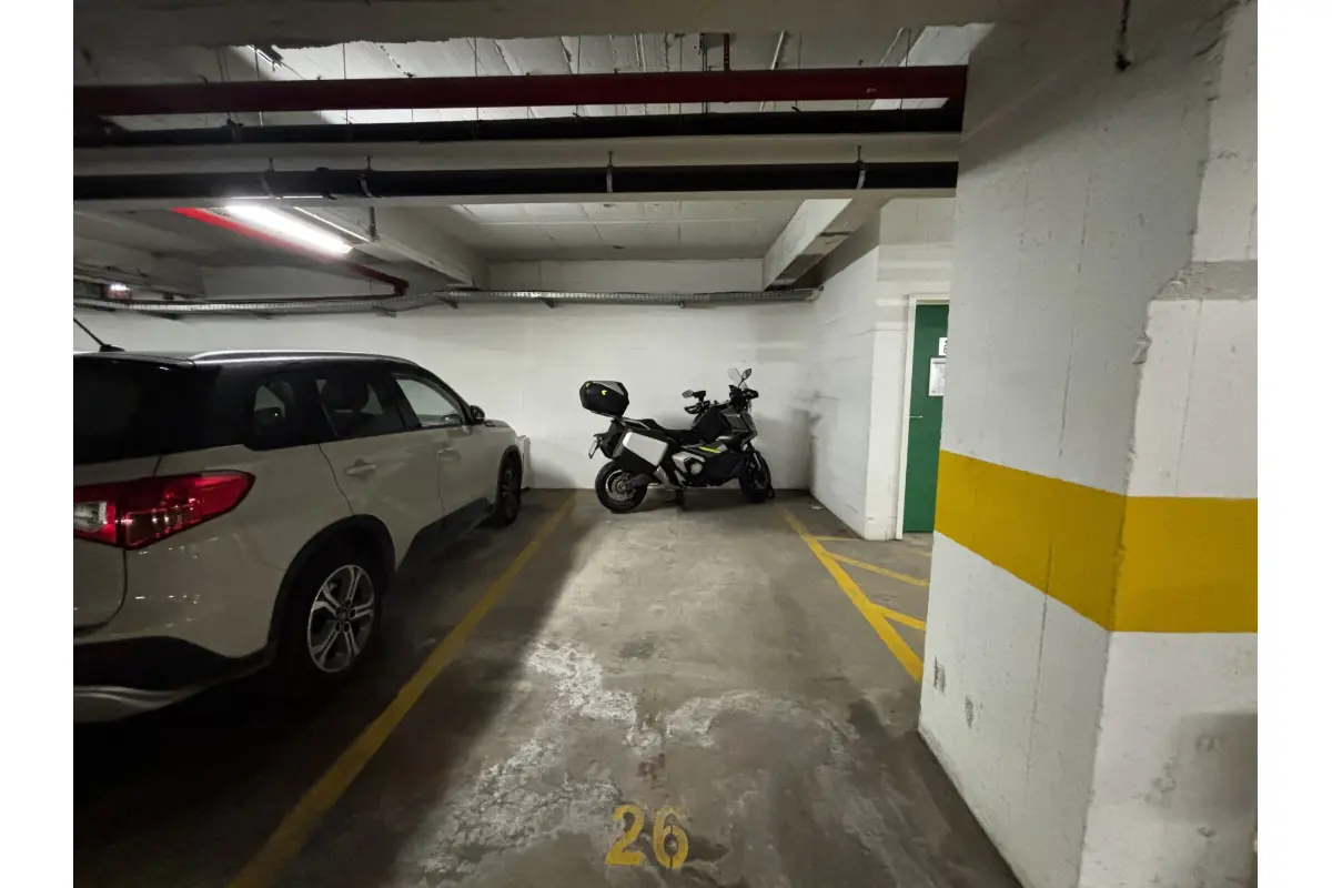 Parking te  huur in Sint-Lambrechts-Woluwe 1200 100.00€  slaapkamers m² - Zoekertje 729040