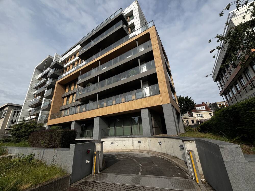 Parking & garage te huur in Sint-Lambrechts-Woluwe 1200 100.00€ slaapkamers m² - Zoekertje 467936