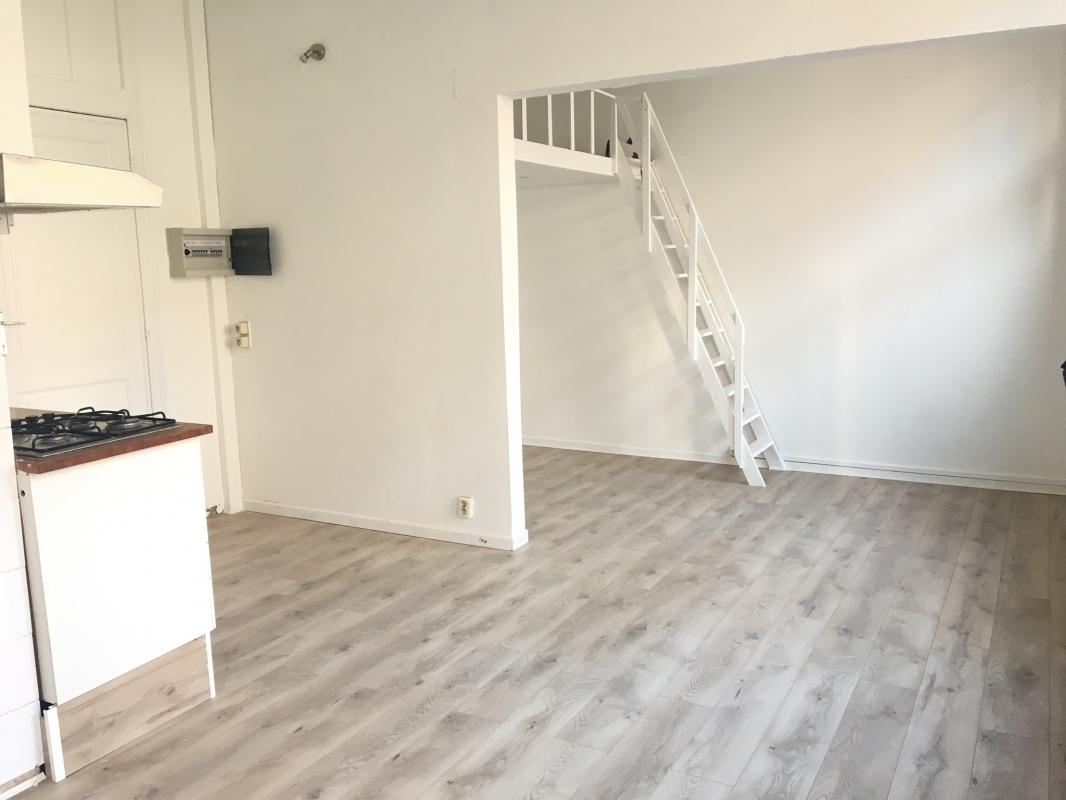 Studio te  huur in Schaarbeek 1030 835.00€ 1 slaapkamers 33.00m² - Zoekertje 471897