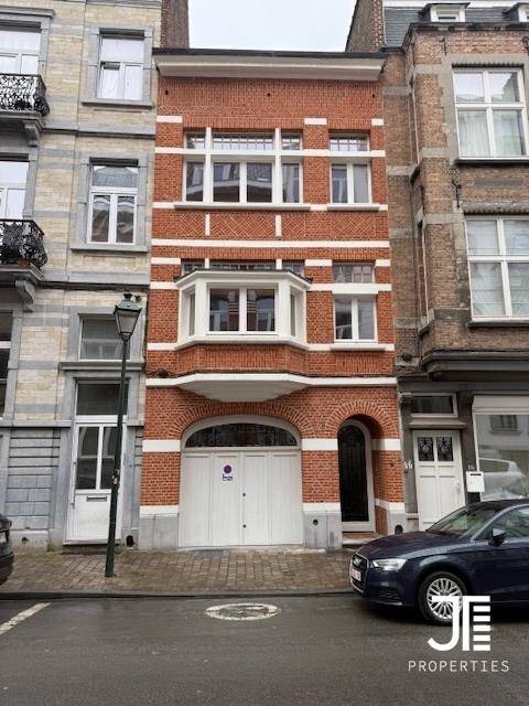 Huis te huur in Sint-Gillis 1060 2600.00€ 3 slaapkamers 272.00m² - Zoekertje 473611