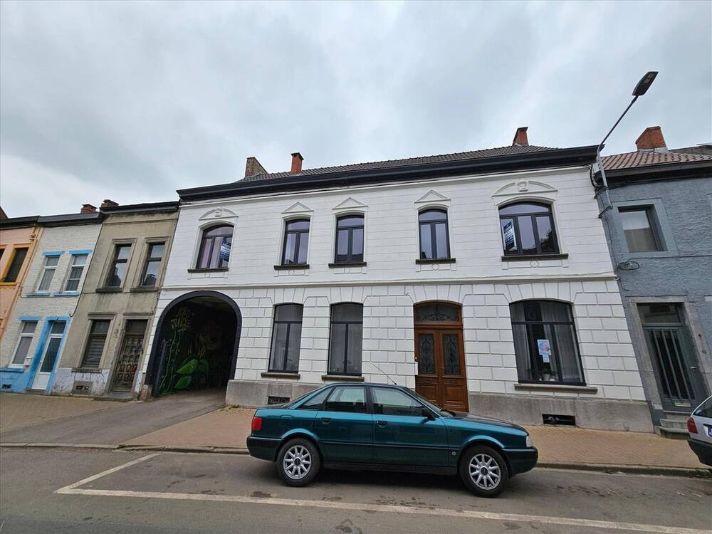 Kasteel te koop in Fleurus 6220 250000.00€ 6 slaapkamers 418.00m² - Zoekertje 474587