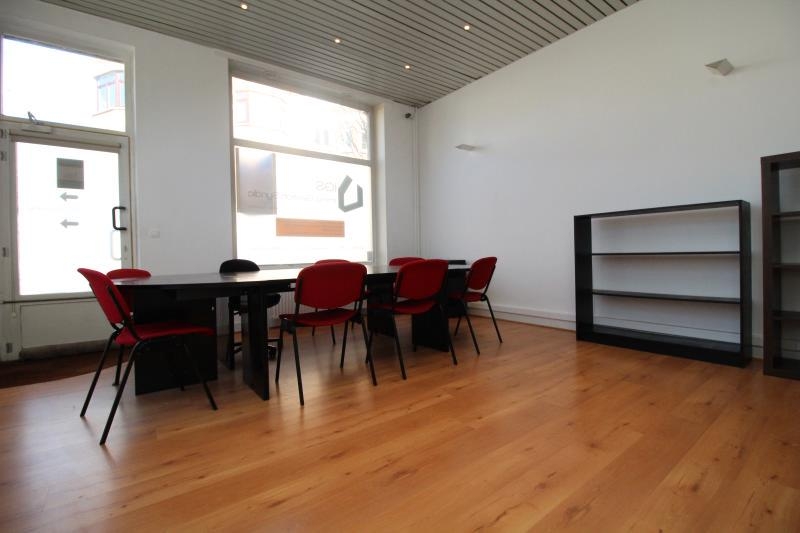 Handelszaak te huur in Ukkel 1180 740.00€ slaapkamers 40.00m² - Zoekertje 475086