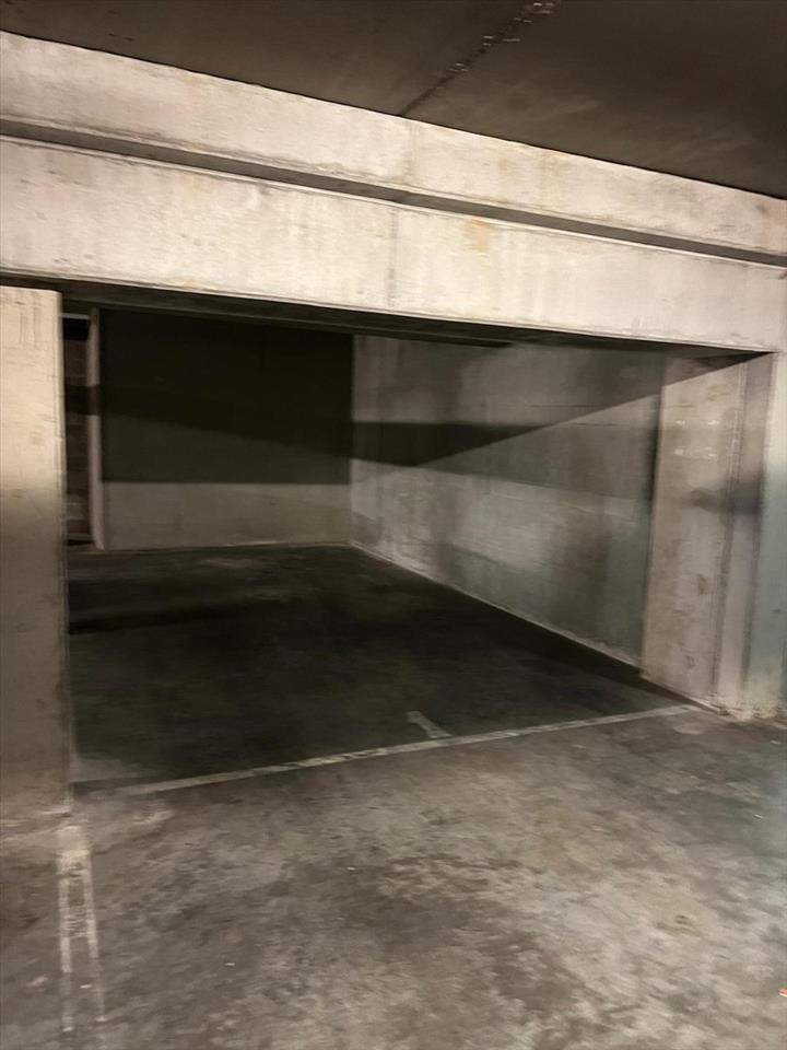 Box te  huur in Brussel 1000 150.00€  slaapkamers m² - Zoekertje 473925