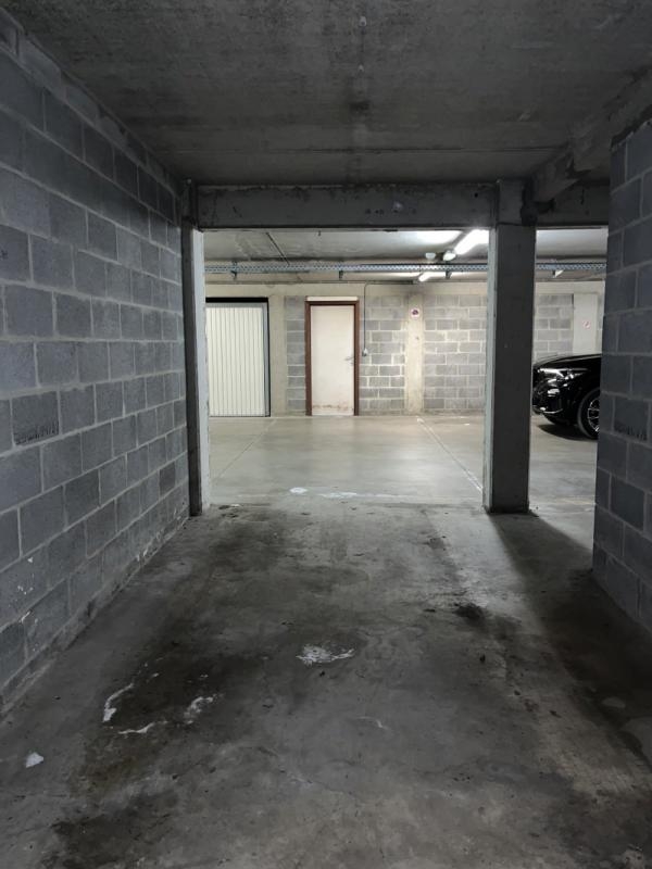 Parking & garage te koop in Sint-Lambrechts-Woluwe 1200 15500.00€ slaapkamers m² - Zoekertje 476528