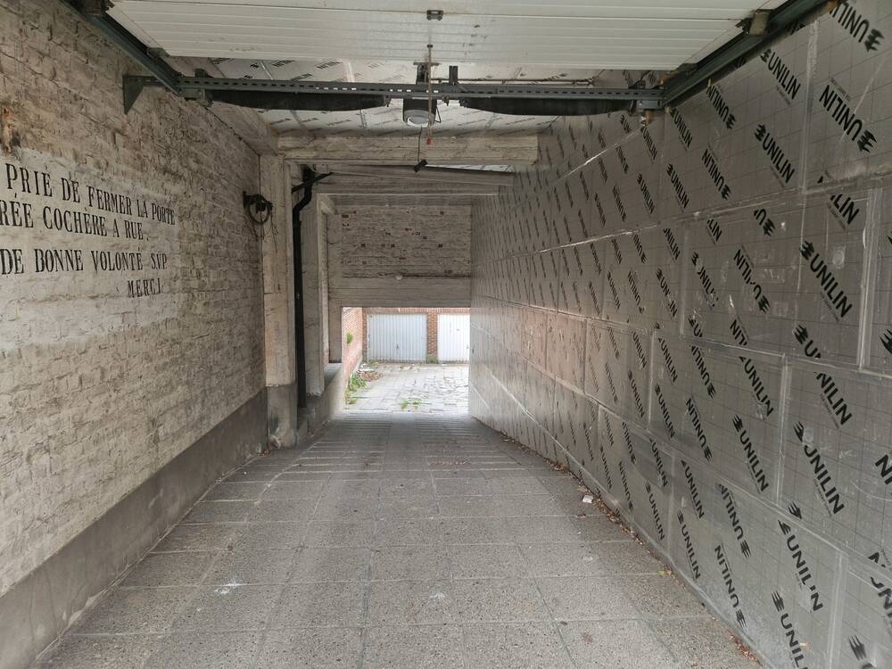 Box te in Evere 1140 33000.00€ slaapkamers m² - Zoekertje 476550