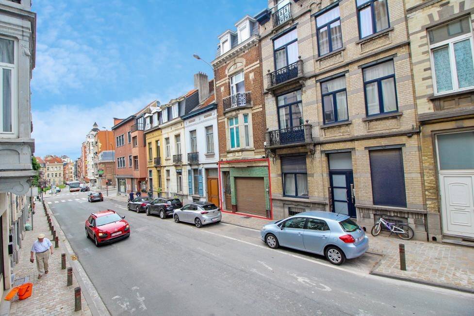 Commerce à vendre à Schaerbeek 1030 219000.00€ 2 chambres 105.00m² - annonce 475315