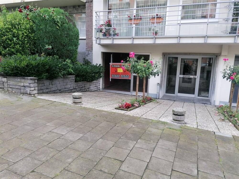 Handelszaak te koop in Sint-Jans-Molenbeek 1080 183000.00€ slaapkamers 120.00m² - Zoekertje 478570
