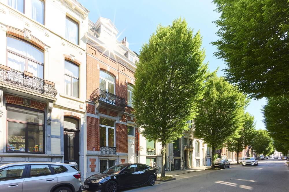Herenhuis te huur in Brussel 1000 5200.00€ 8 slaapkamers 320.00m² - Zoekertje 478065