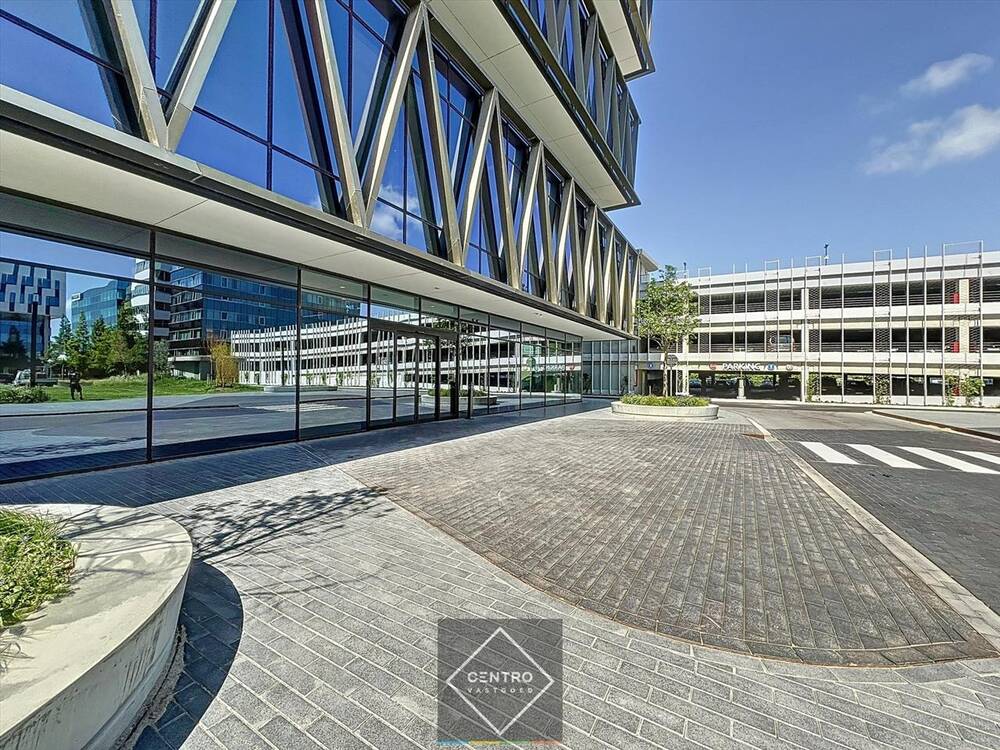 Handelszaak te koop in Roeselare 8800 0.00€ slaapkamers 237.76m² - Zoekertje 478922