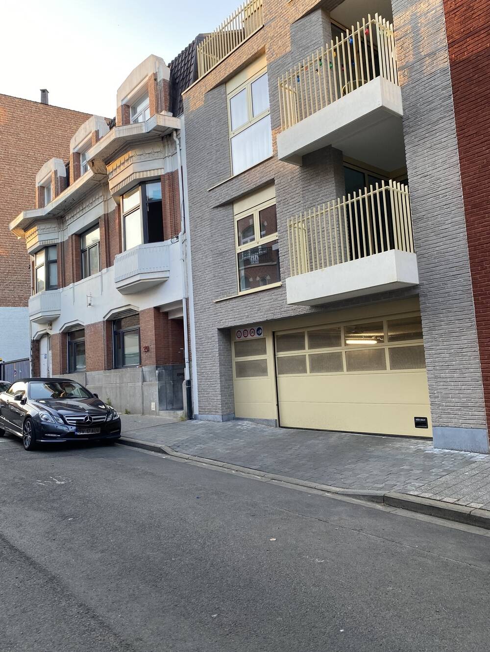 Parking & garage te huur in Sint-Jans-Molenbeek 1080 115.00€ slaapkamers m² - Zoekertje 479173