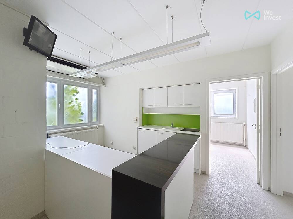 Handelszaak te huur in Neder-Over-Heembeek 1120 1950.00€ slaapkamers 140.00m² - Zoekertje 479596