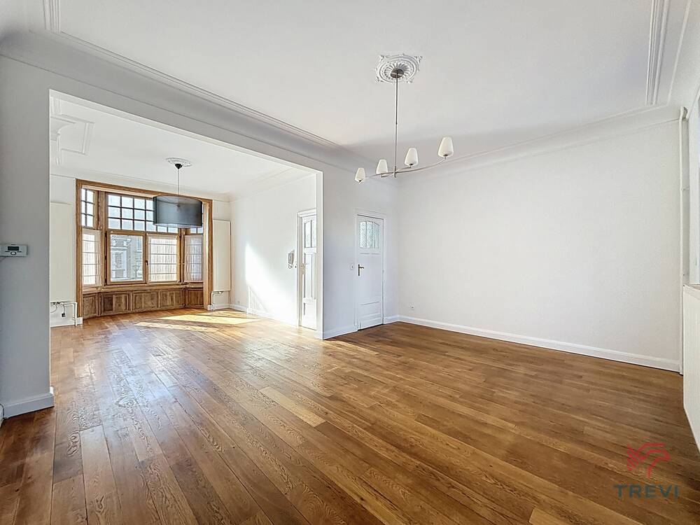 Huis te huur in Koekelberg 1081 2200.00€ 5 slaapkamers 242.00m² - Zoekertje 480094
