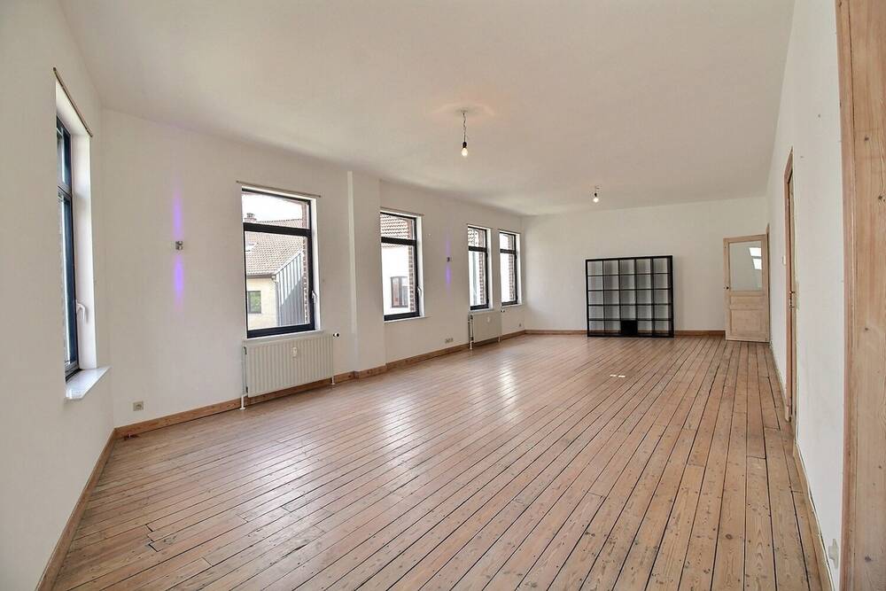 Duplex à à Rhode-Saint-Genese 1640 1480.00€ 4 chambres 230.00m² - annonce 483397