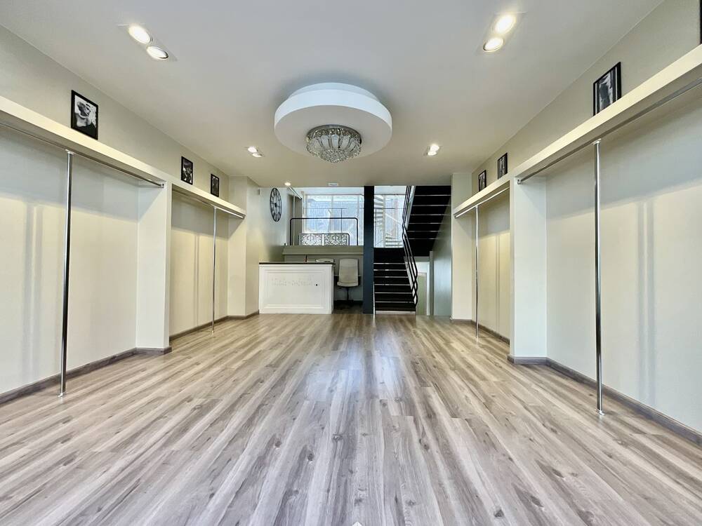 Commerce à louer à Laeken 1020 2500.00€  chambres 204.00m² - annonce 482674